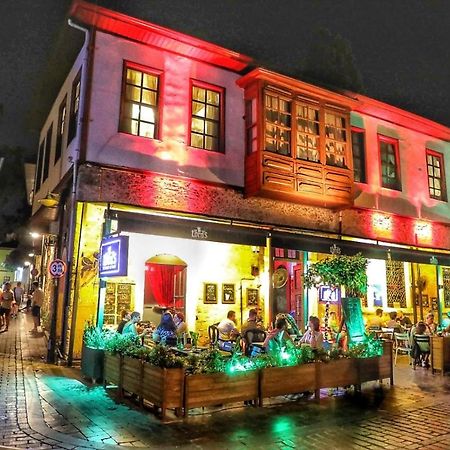 Lords Hostel & Pub Анталія Екстер'єр фото